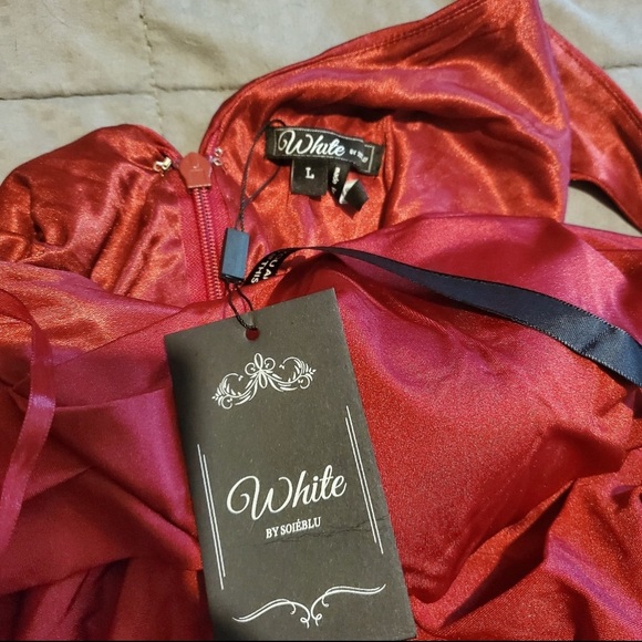 Red Dress - Picture 2 of 2